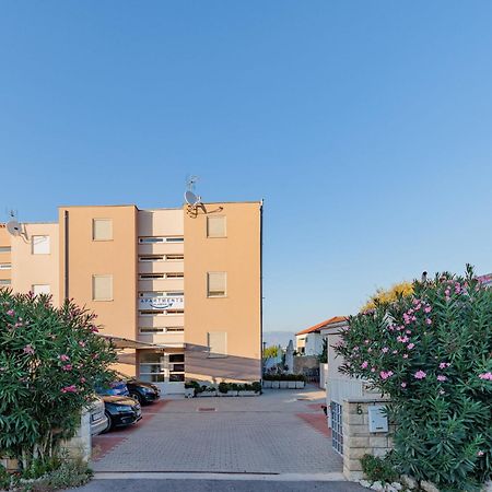 Apartment Mlasina-2 By Interhome Nin Exterior foto